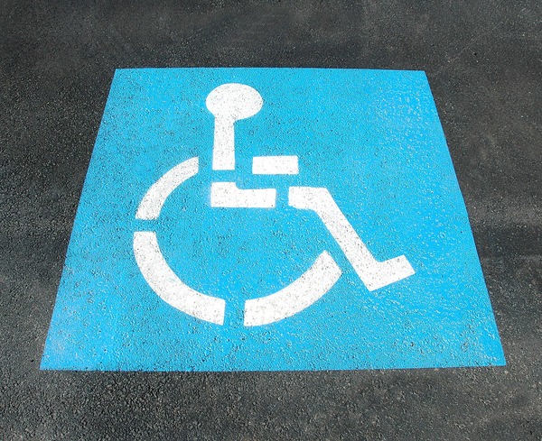 handicap-parking-2328893_1920.jpg